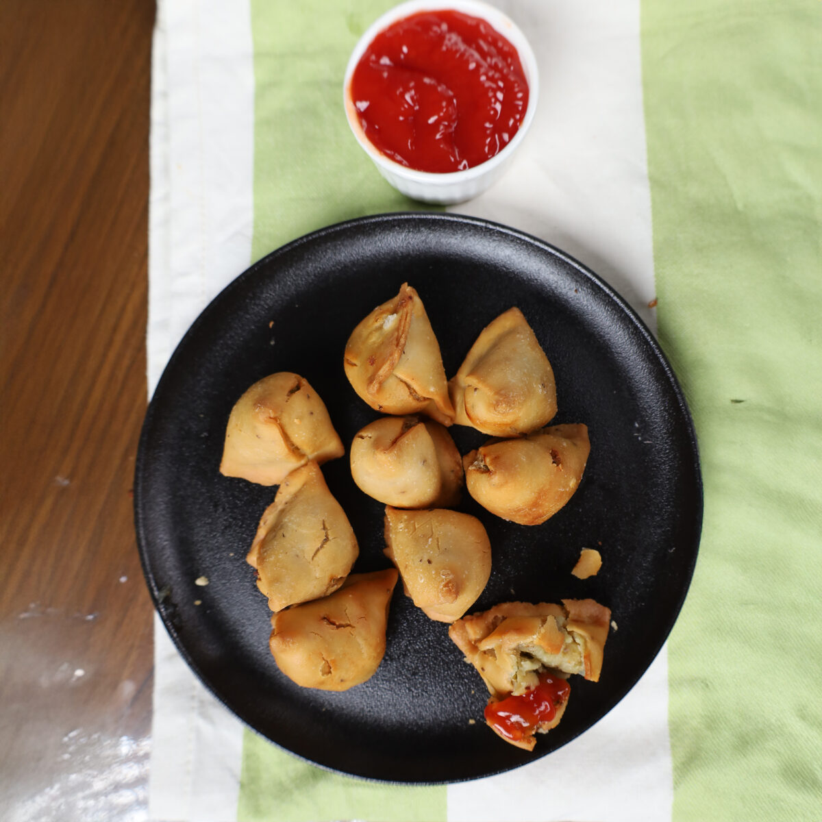 Mini Punjabi Samosa 40gm size (1kg / 25 pcs approx) - Image 5